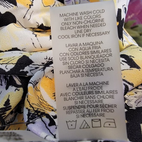 ❤️Karl Lagerfeld Paris Yagavi Ruffle Blouse Sleeveless Size Medium NWT ❤️ - Picture 11 of 12